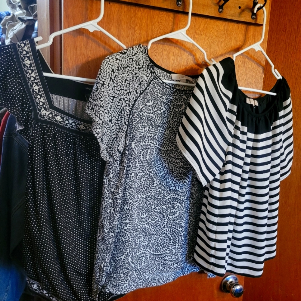 3 black-and-white short-sleeve blouses